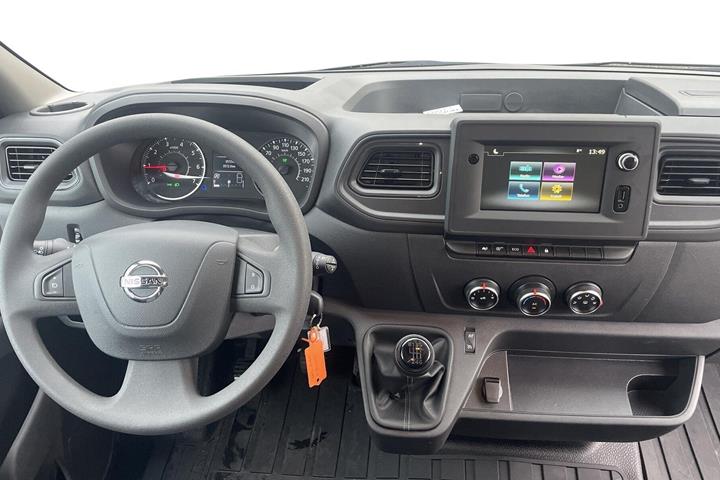 Hvid Nissan Interstar fra 2025
