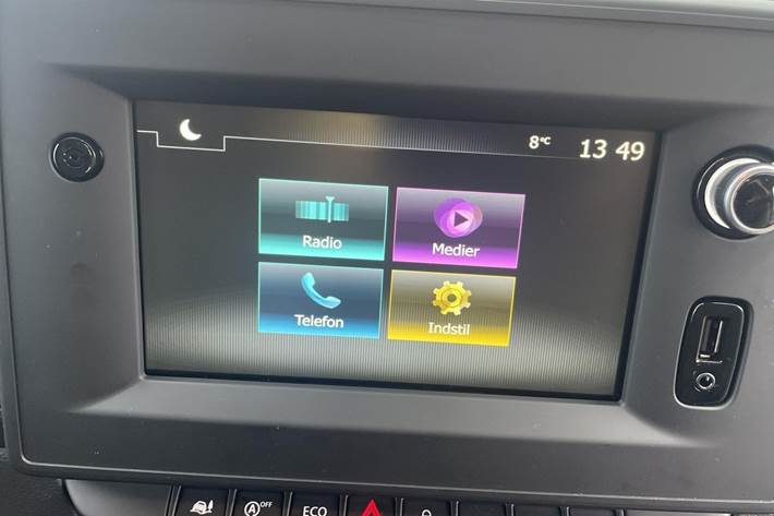 Hvid Nissan Interstar fra 2025