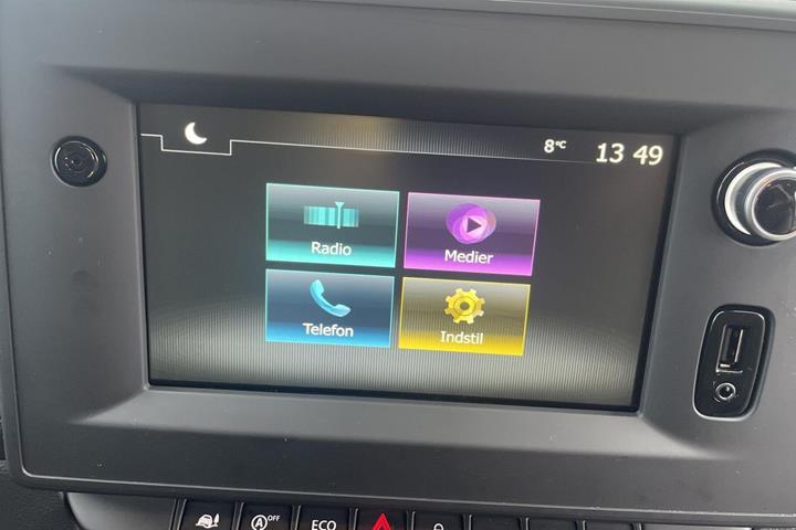 Hvid Nissan Interstar fra 2025