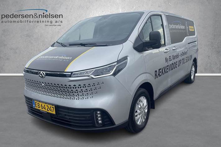 Sølv Maxus e-Deliver 7 fra 2024 set udefra