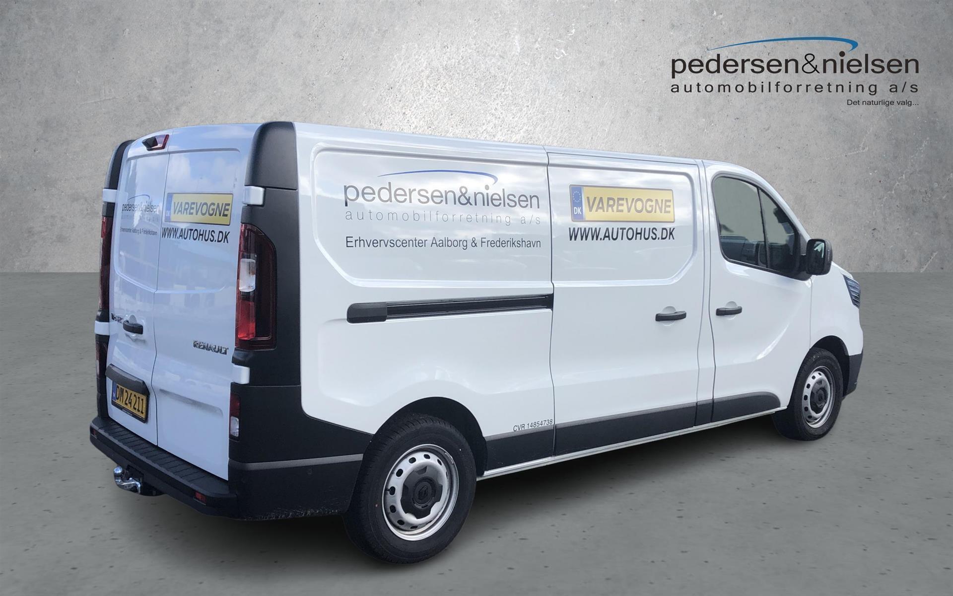 Hvid Renault Trafic fra 2023