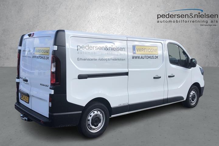 Hvid Renault Trafic fra 2023