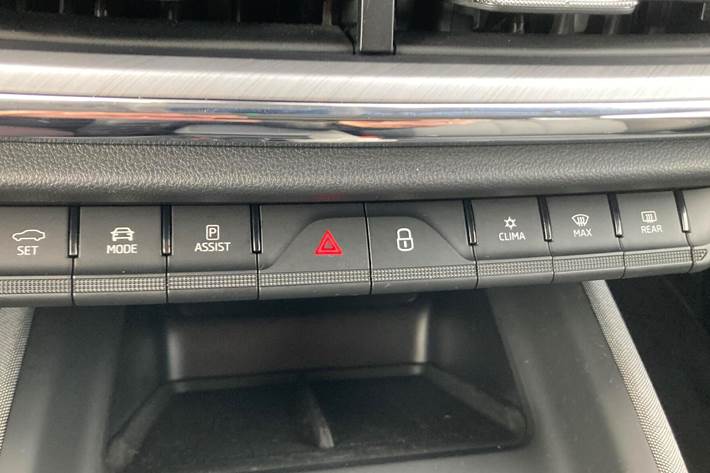 Blå Skoda Enyaq fra 2021