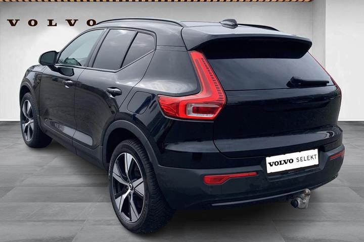 Sort Volvo XC40 fra 2022