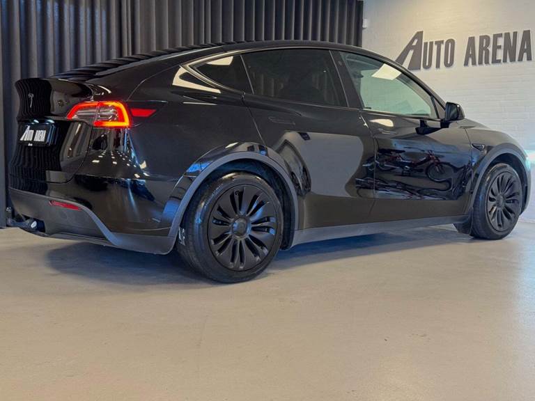 Tesla Model Y RWD