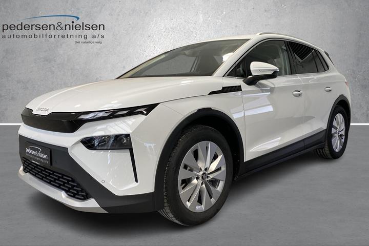 Hvid Skoda Elroq fra 2025 set udefra