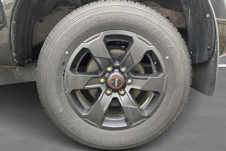 Sort Isuzu D-Max fra 2025