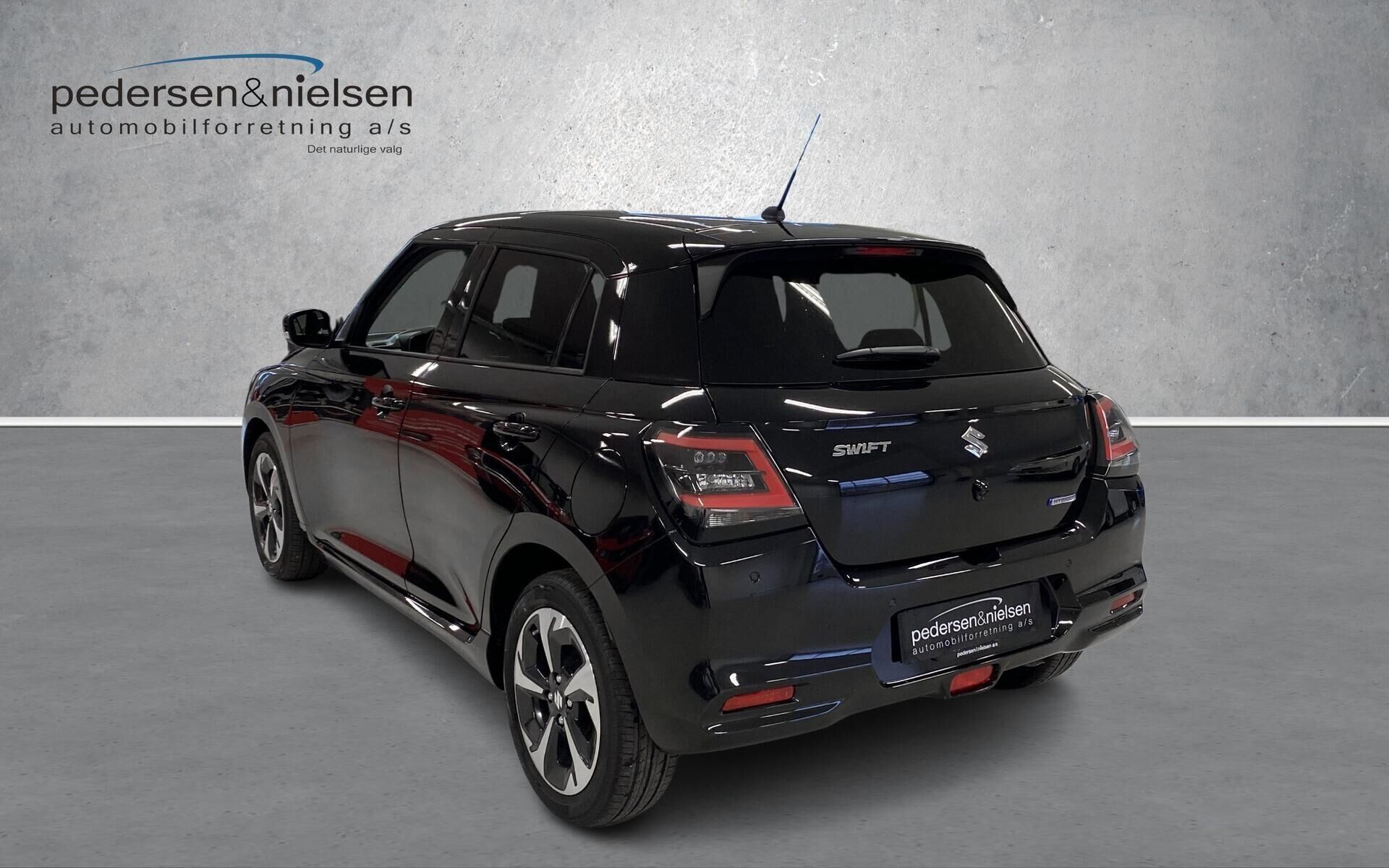 Sort Suzuki Swift fra 2024