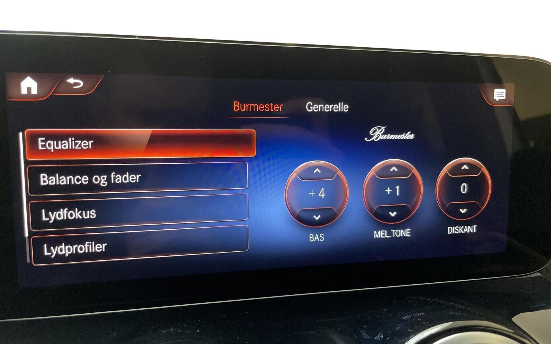 Hvid Mercedes EQB 250+ fra 2023