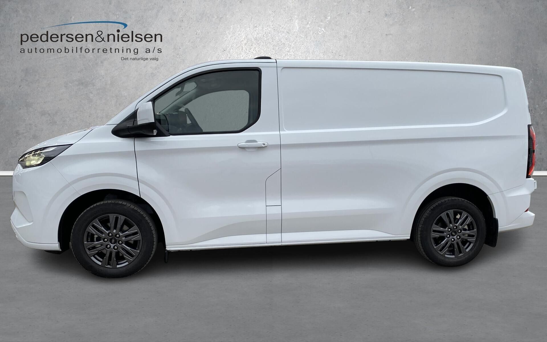 Ford E-Transit Custom 320 L1H1 EL Limited 218HK Van Aut.