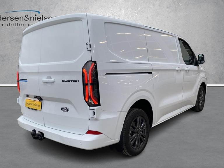 Ford E-Transit Custom 320 L1H1 EL Limited 218HK Van Aut.