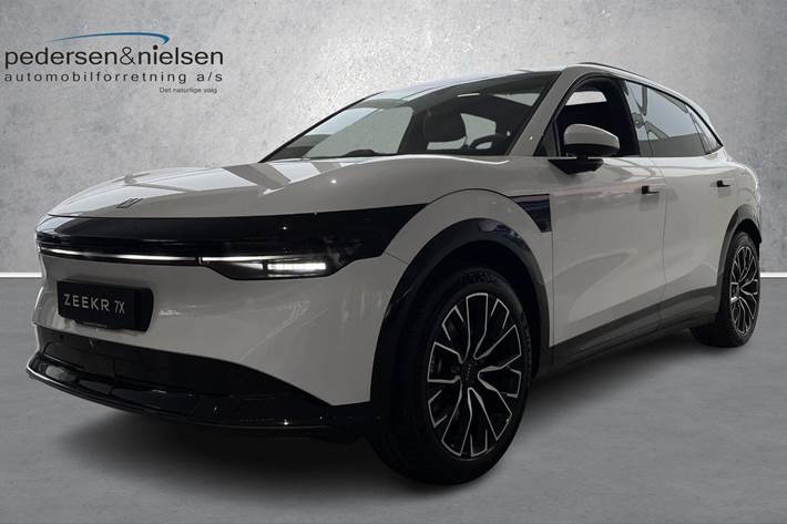 Hvid Zeekr 7X fra 2025 set udefra