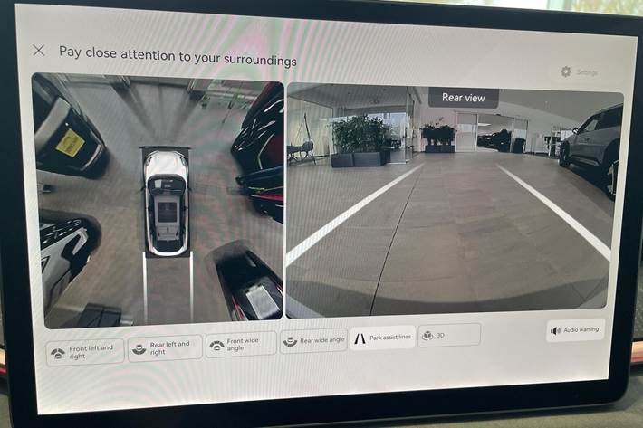 Hvid Zeekr 001 fra 2026