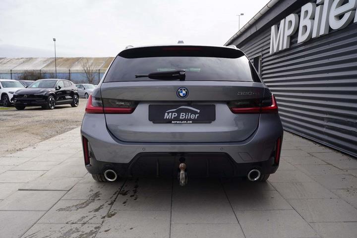 Grå BMW 320e fra 2024