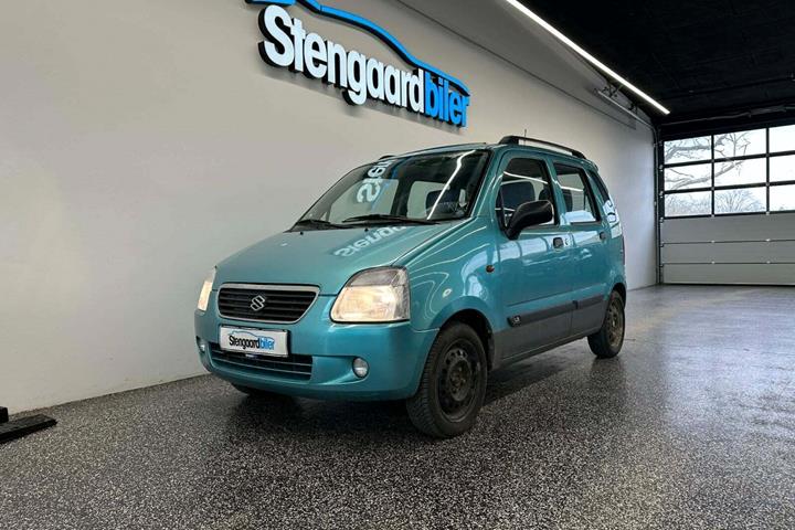 Blå Suzuki Wagon R+ fra 2001 set udefra