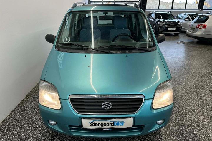Blå Suzuki Wagon R+ fra 2001
