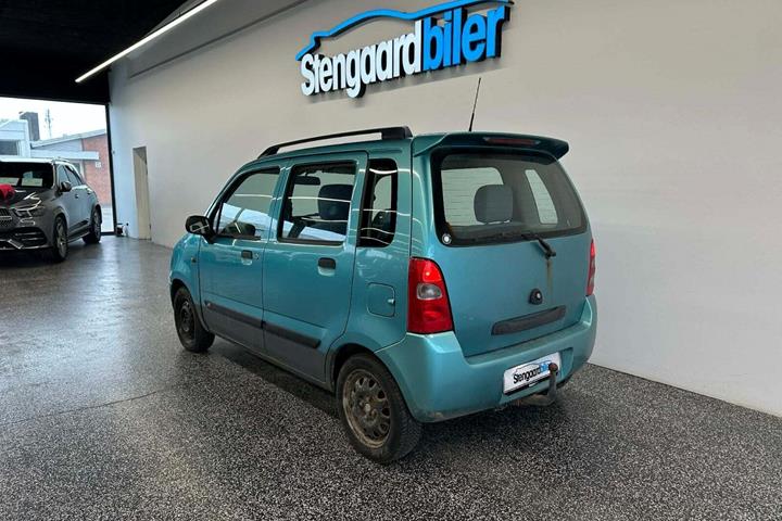 Blå Suzuki Wagon R+ fra 2001