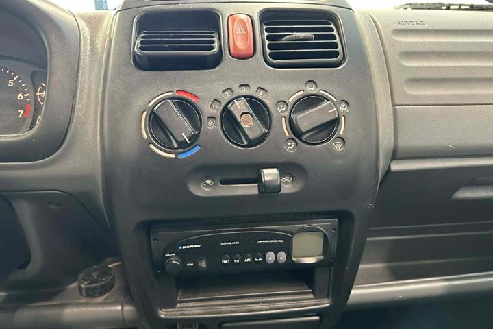 Blå Suzuki Wagon R+ fra 2001