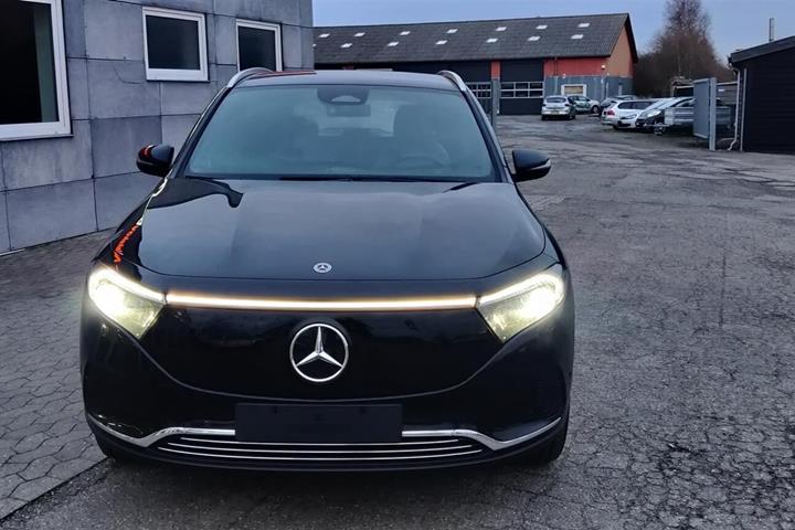 Sort Mercedes EQA 250 fra 2024