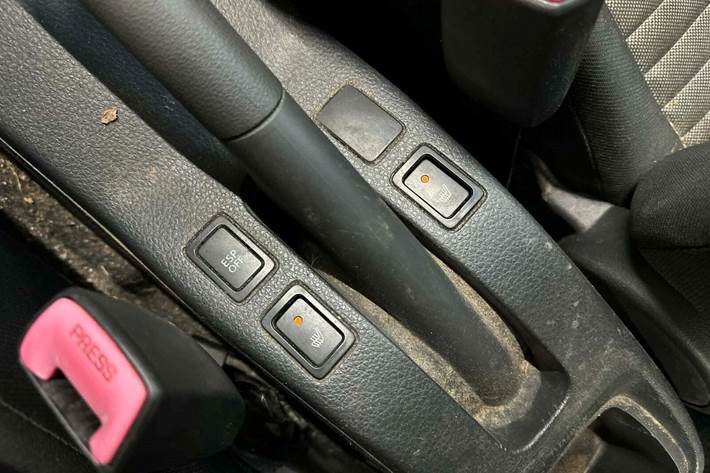 Blå Suzuki SX4 fra 2010