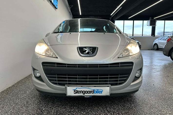 Sølv Peugeot 207 fra 2011