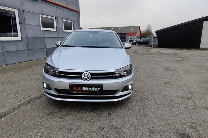 Sølv VW Polo fra 2018