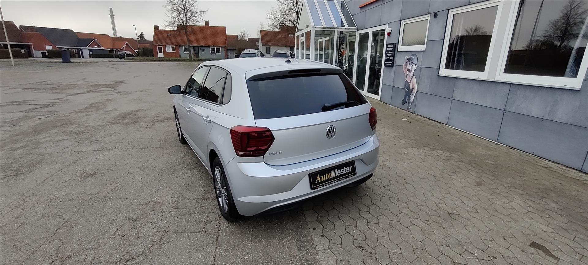 Sølv VW Polo fra 2018