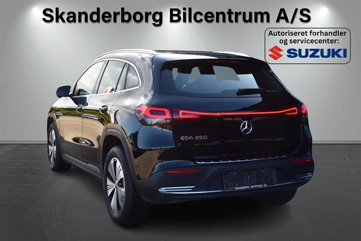 Sort Mercedes EQA 250 fra 2022