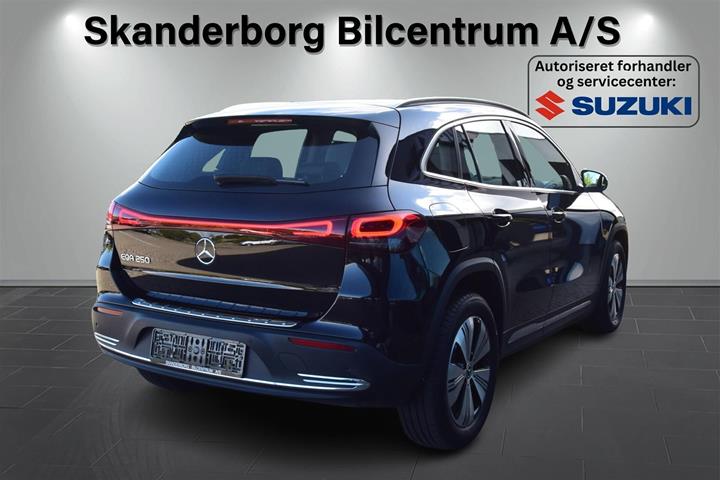 Sort Mercedes EQA 250 fra 2022