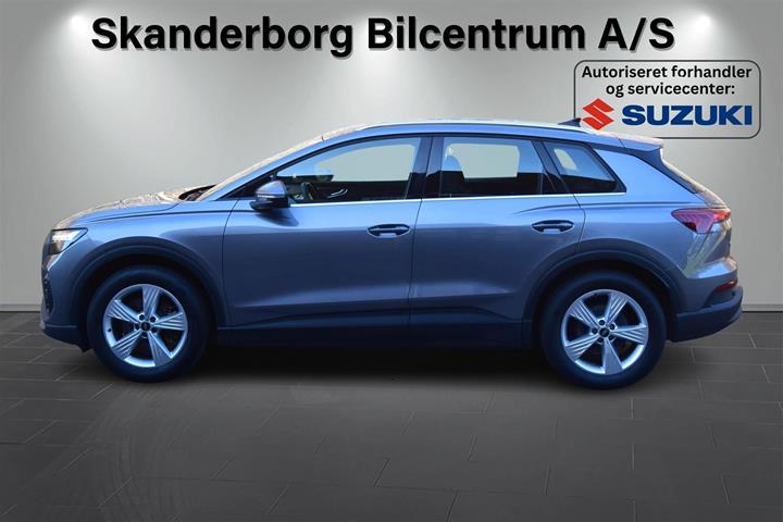 Grå Audi Q4 fra 2022