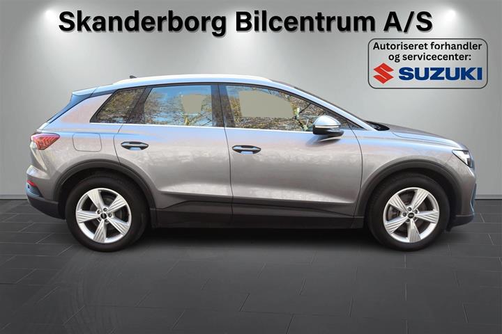 Grå Audi Q4 fra 2022