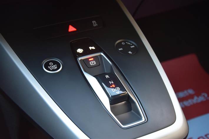 Grå Audi Q4 fra 2022