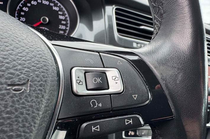 Sort VW Golf VII fra 2017