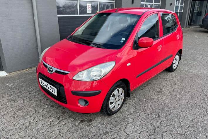 Rød Hyundai i10 fra 2009