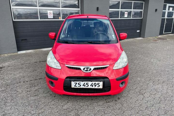 Rød Hyundai i10 fra 2009