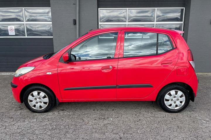 Rød Hyundai i10 fra 2009