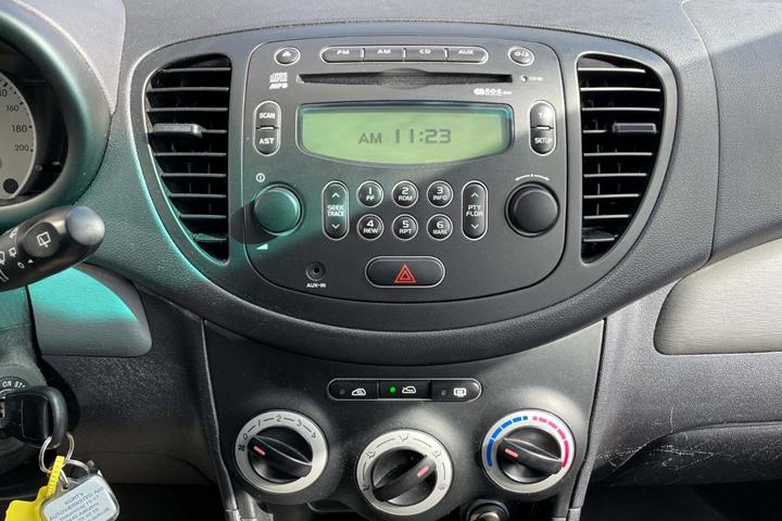 Rød Hyundai i10 fra 2009