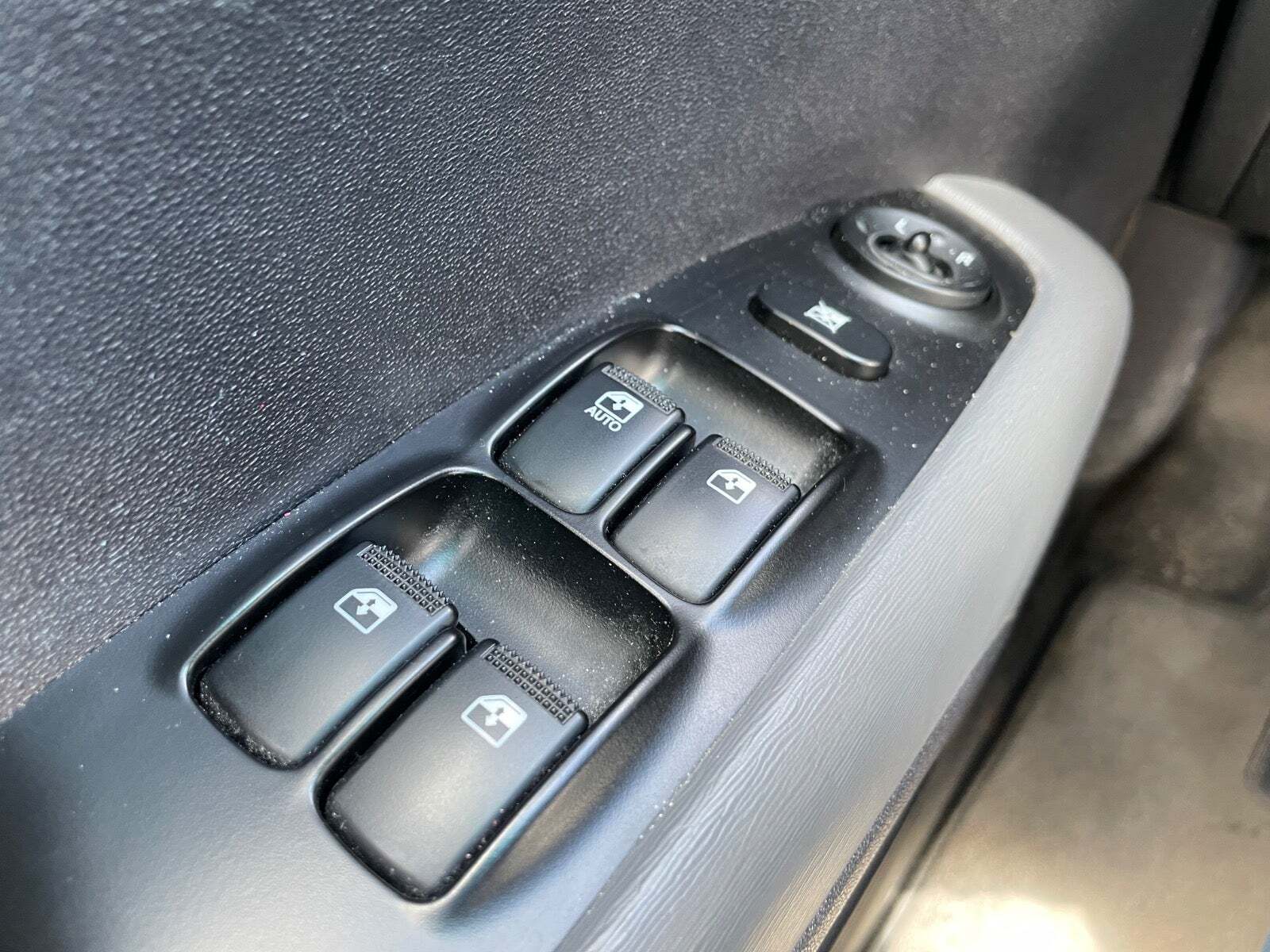 Rød Hyundai i10 fra 2009