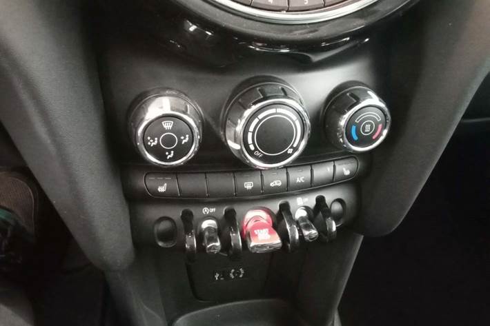 Gul Mini Cooper fra 2015