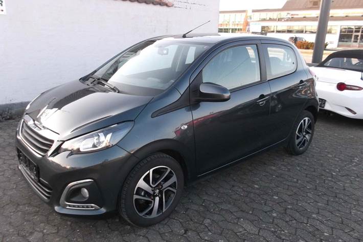 Grå Peugeot 108 fra 2021