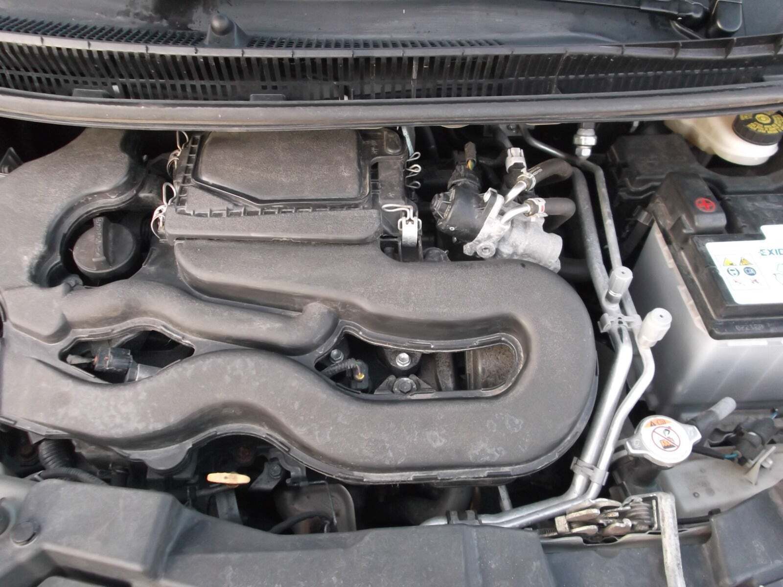 Grå Peugeot 108 fra 2021