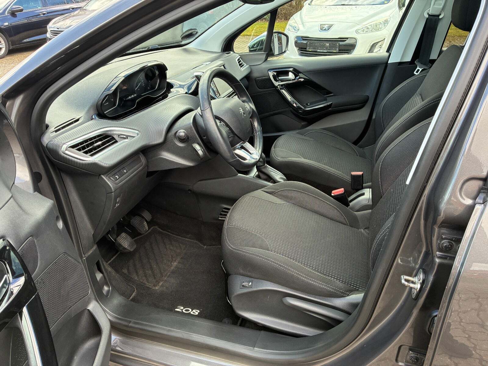 Peugeot 208 1,6 BlueHDi 100 Allure Sky