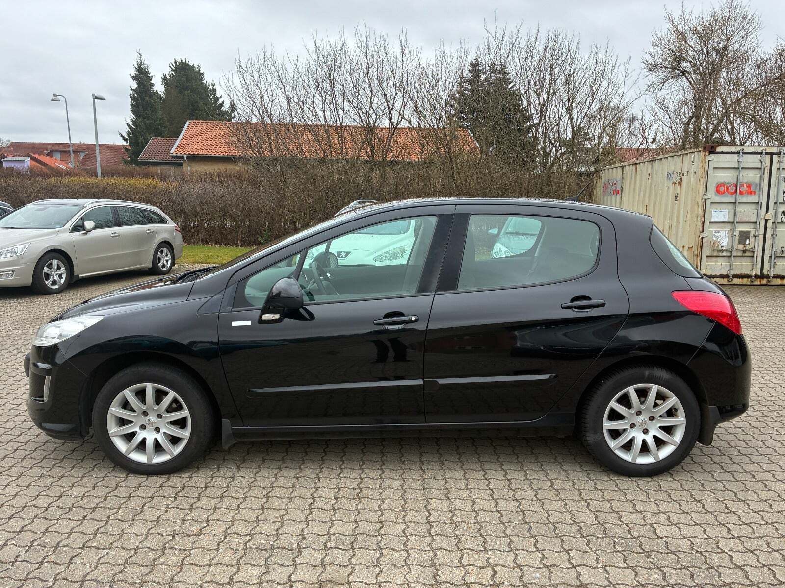 Sort Peugeot 308 fra 2010