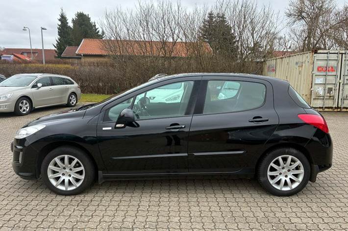 Sort Peugeot 308 fra 2010