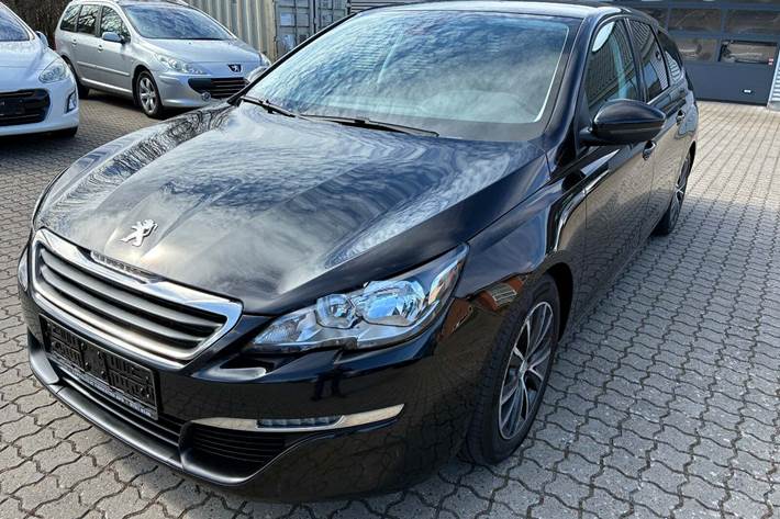 Sort Peugeot 308 fra 2016