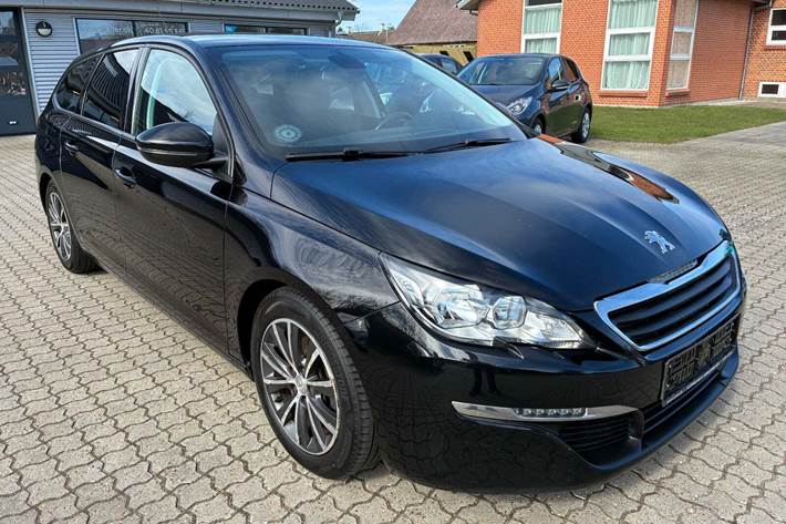 Sort Peugeot 308 fra 2016