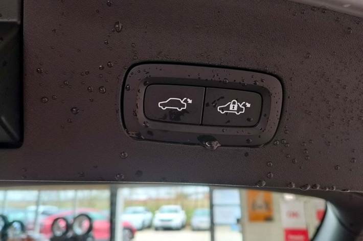 Grå Polestar 2 fra 2023