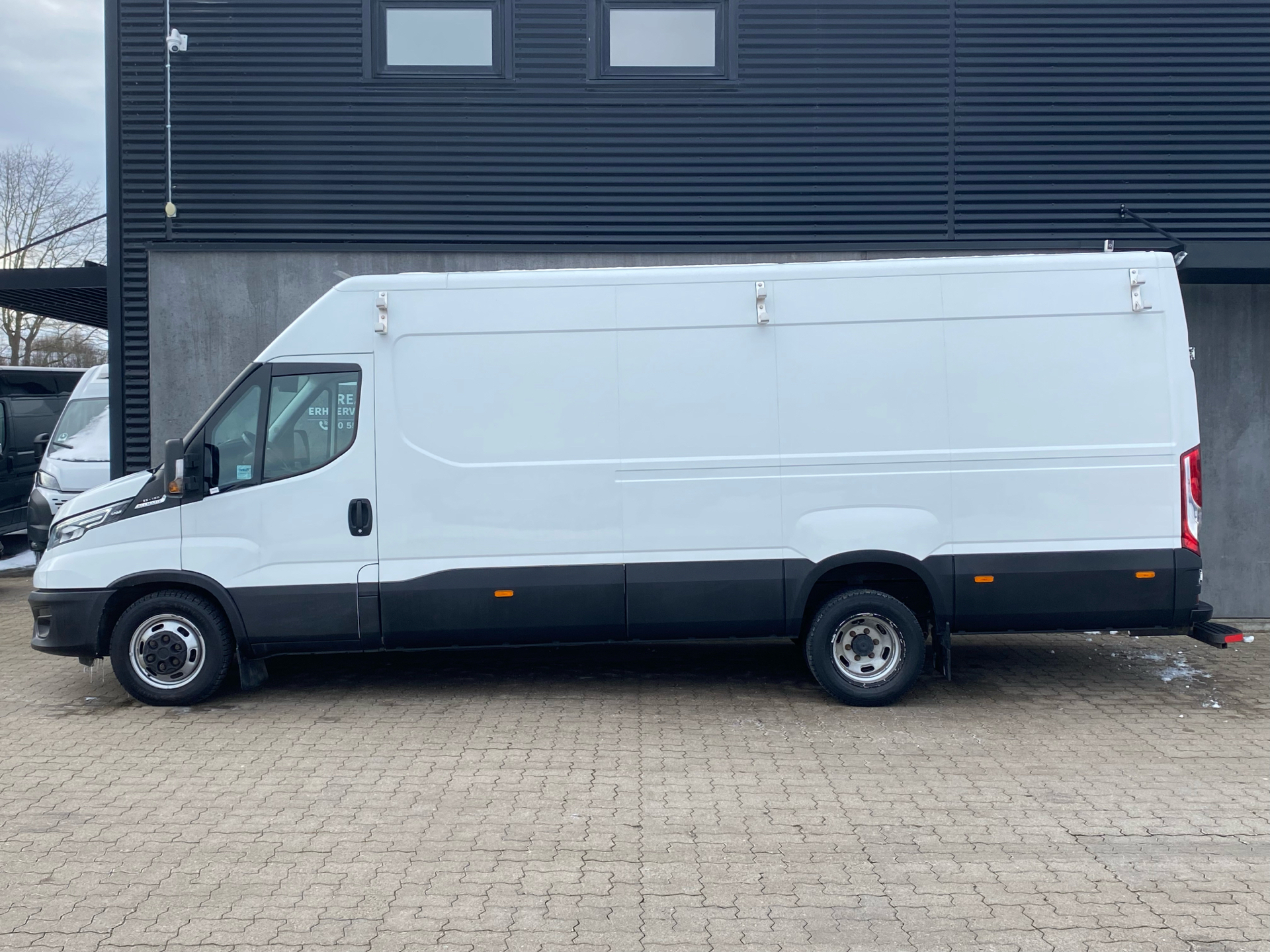 Iveco Daily 3,0 35C18 16m3 D Hi-Matic 180HK Van 8g Aut.