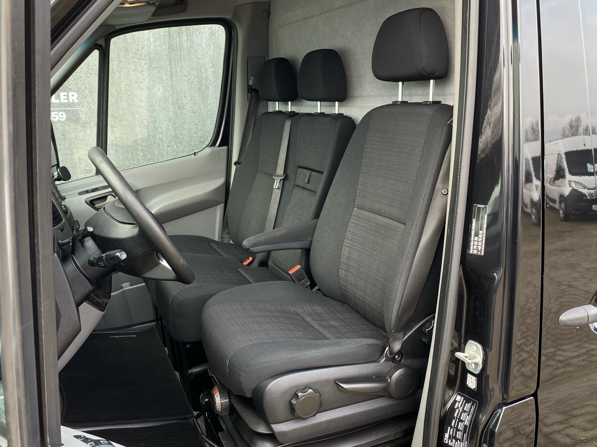 Sort Mercedes Sprinter fra 2017