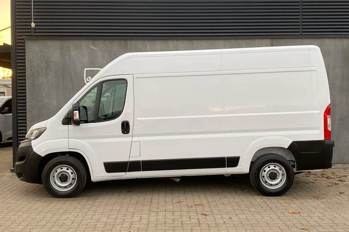 Hvid Fiat Ducato fra 2021